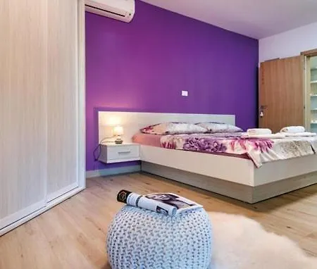 Villa Lealeana Póla