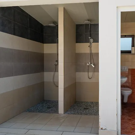 Lealeana Villa Póla