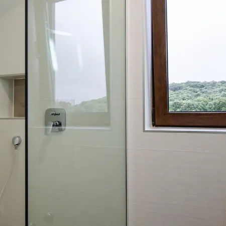 Вілла Lealeana Пула