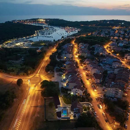 Вілла Lealeana *